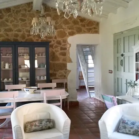 Holiday home Abejas 1 De El Vergel De Chilla Candeleda