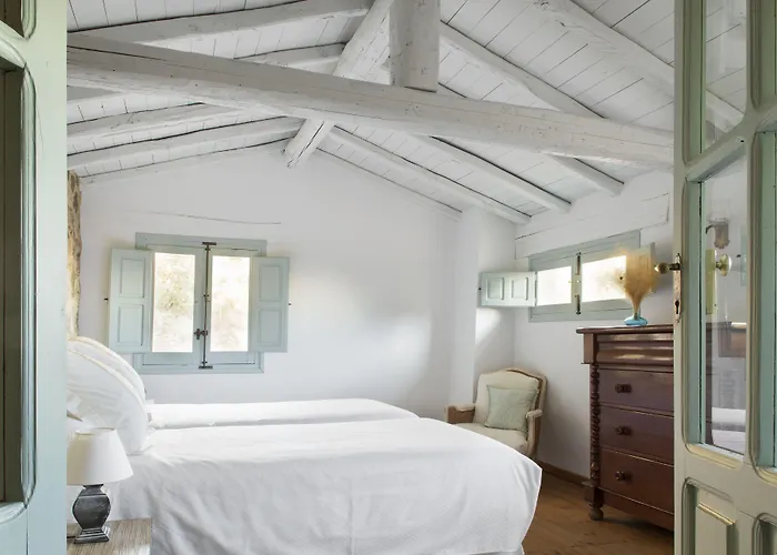 El Vergel De Chilla Son 3 Abejas 1 Abejas 2 Y Libélula Сasa de vacaciones Candeleda