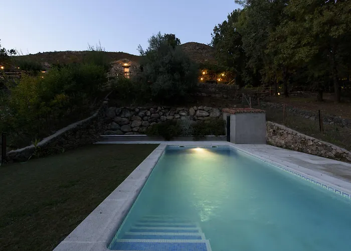 El Vergel De Chilla Son 3 Abejas 1 Abejas 2 Y Libélula Сasa de vacaciones *