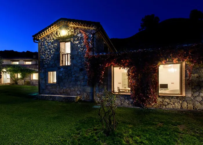 El Vergel De Chilla Son 3 Abejas 1 Abejas 2 Y Libélula * Candeleda