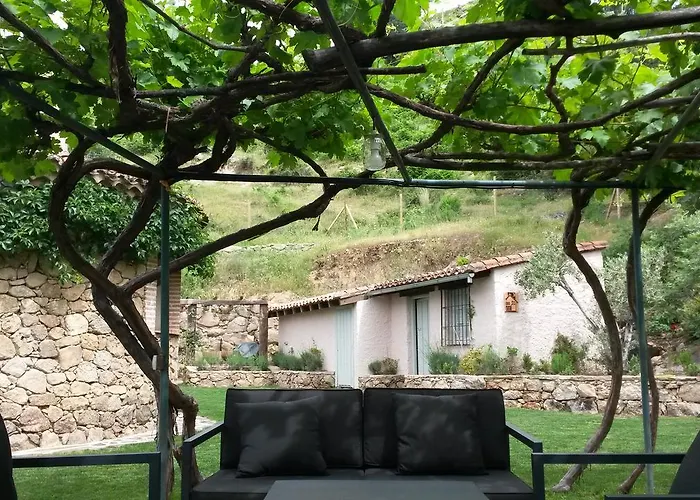 El Vergel De Chilla Son 3 Abejas 1 Abejas 2 Y Libélula Сasa de vacaciones Candeleda