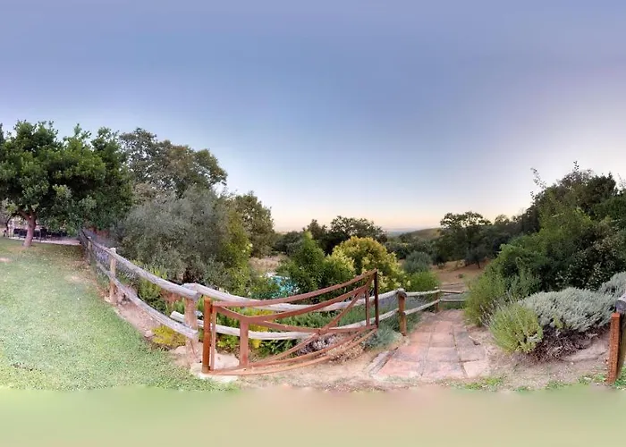 El Vergel De Chilla Son 3 Abejas 1 Abejas 2 Y Libélula Сasa de vacaciones